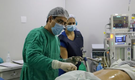 Dr. Márcio Cley opera com técnica de Nucleotomia, procedimento minimamente invasivo. 